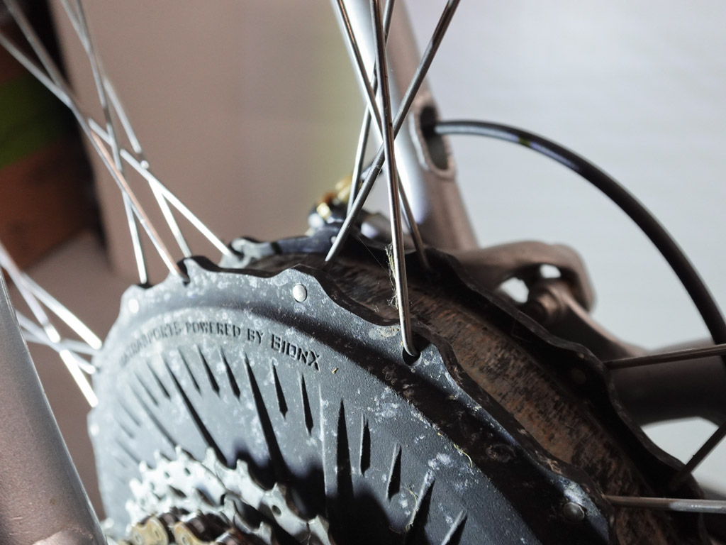 Vélo électrique Matra i-Flow, zoom sur le moteur dans la roue arrière fourni par BionX