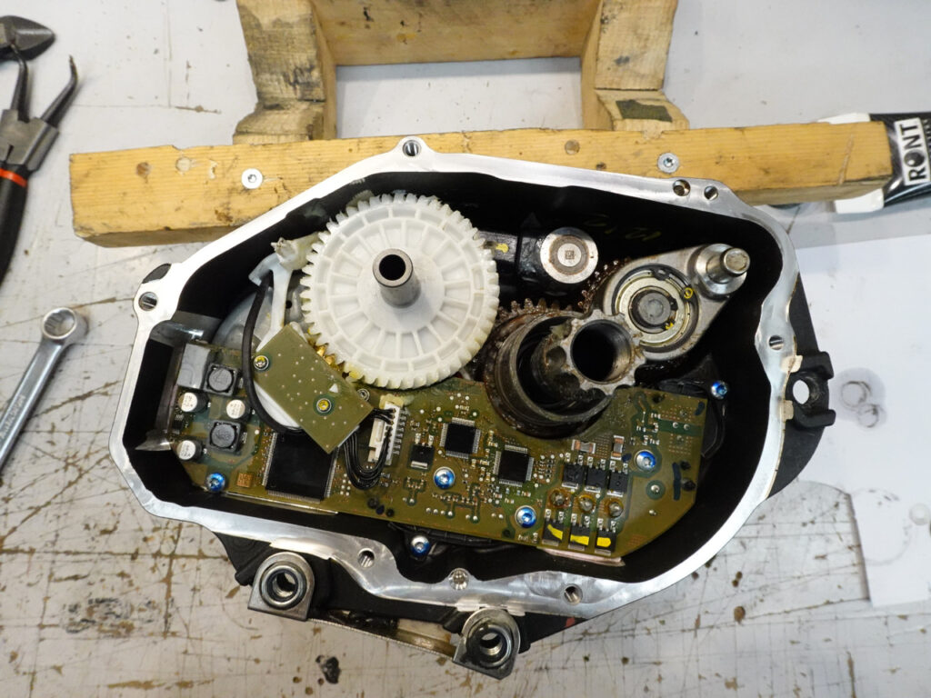 moteur Bosch gen2 ouvert pour remplacement roulements