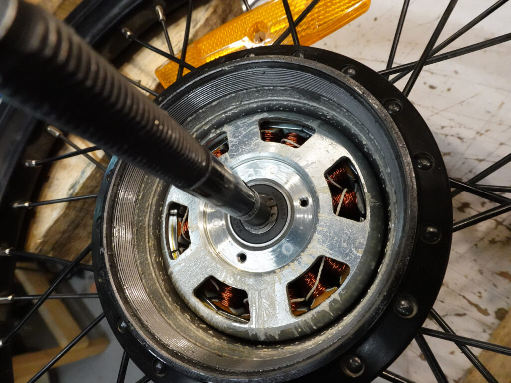 Moteur roue de vélo pliant ouvert