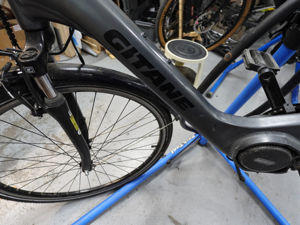 Vélo de ville Gitane Organ e-Central avec moteur Bafang BBS01